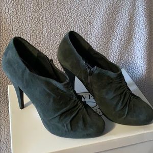 Steve Madden Menlo Suede Platform Ankle Bootie 9